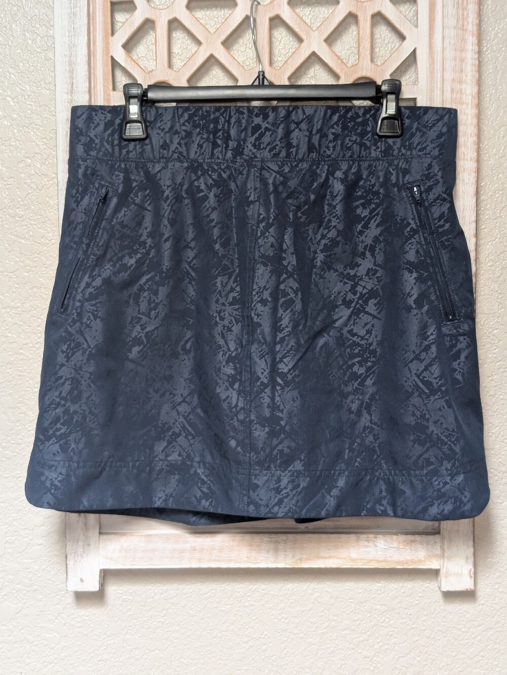 Orvis Women’s Med Blue Shattered Glass Embossed Pull-On Skort Built-In Shorts